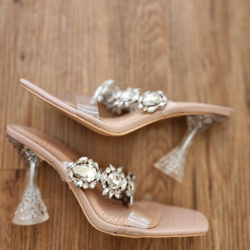 Vera Wang Nude Heels with Crystal Embellishments - Picture 6 of 13
